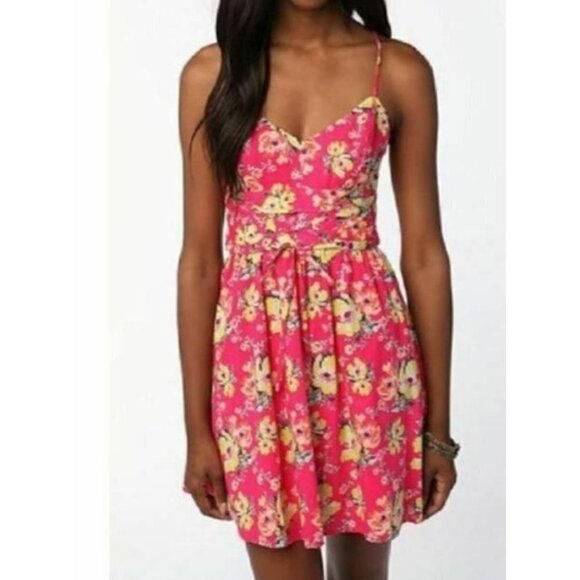 Urban Outfitters Kimchi Blue Womens Size 4 Mini Dress Corset Belt Floral Pink - Picture 1 of 8